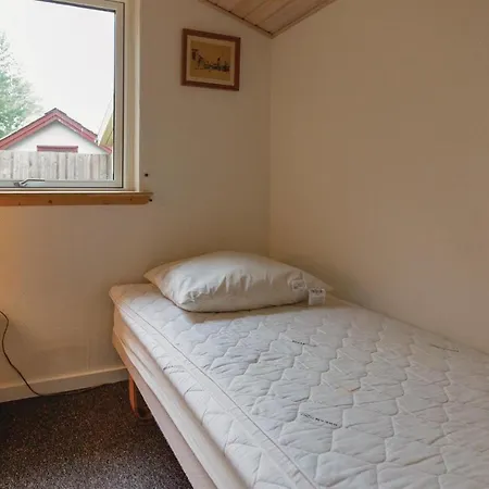 Сasa de vacaciones Three-bedroom Holiday In Norre Aaby *